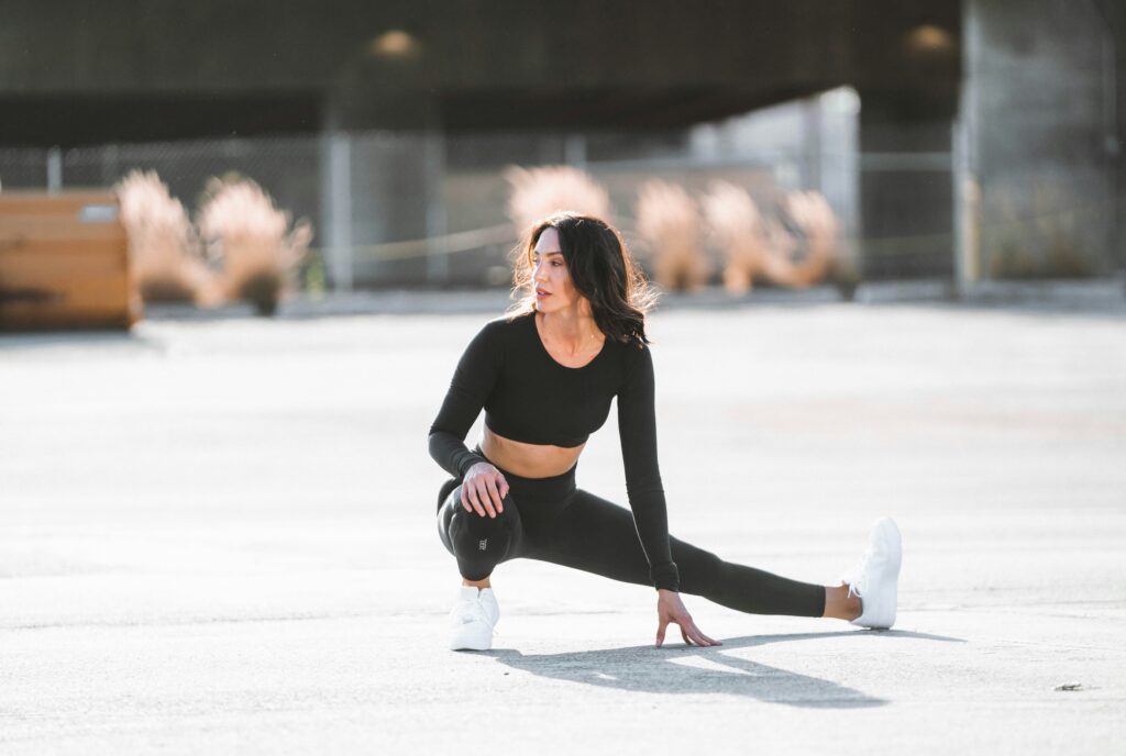 A Runner's Guide to the ITB: To Stretch or Not to Stretch? 1 bradley dunn ACbu5AY5Tvk unsplash