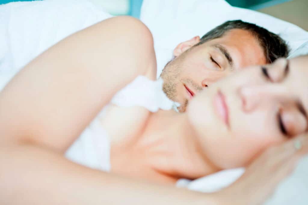 Couple-asleep-in-bed